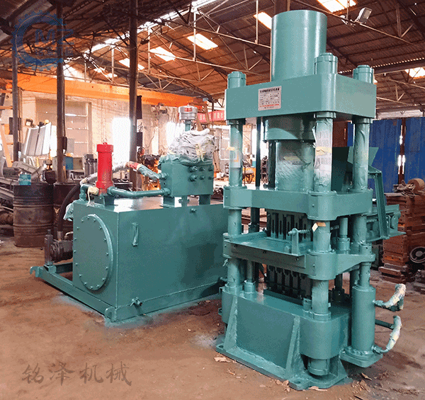 惠州客户订购200吨鱼饵压块机的发货现�?